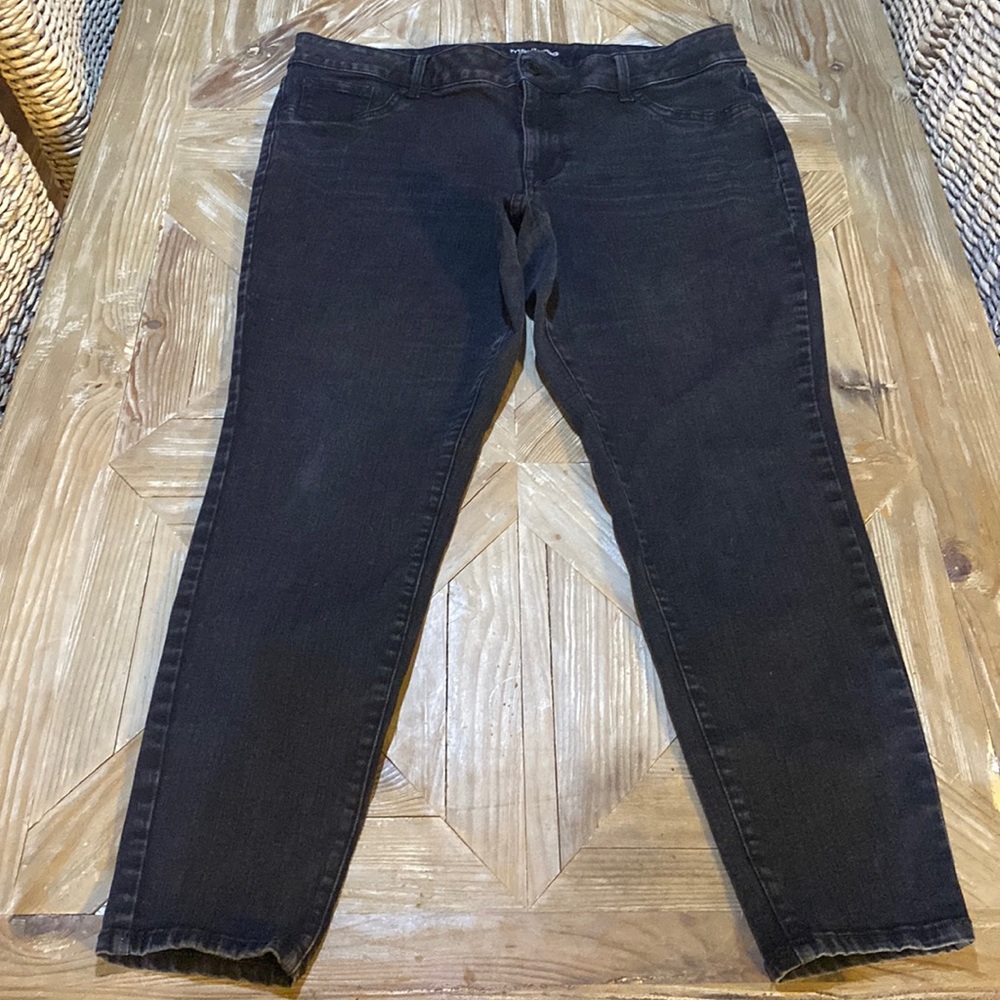 Maurices Plus Classic Streamlined All Black Jeans 20W Reg + Bonus XL Harhay Top